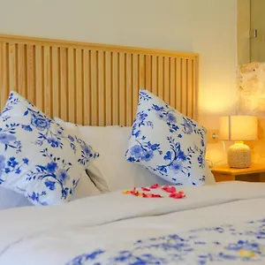 La Rose Bleue - Hoteliere Avec Piscine - Vakantiehuis