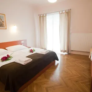 alo-apartments-vila-klara.hotels-in-ljubljana.com/